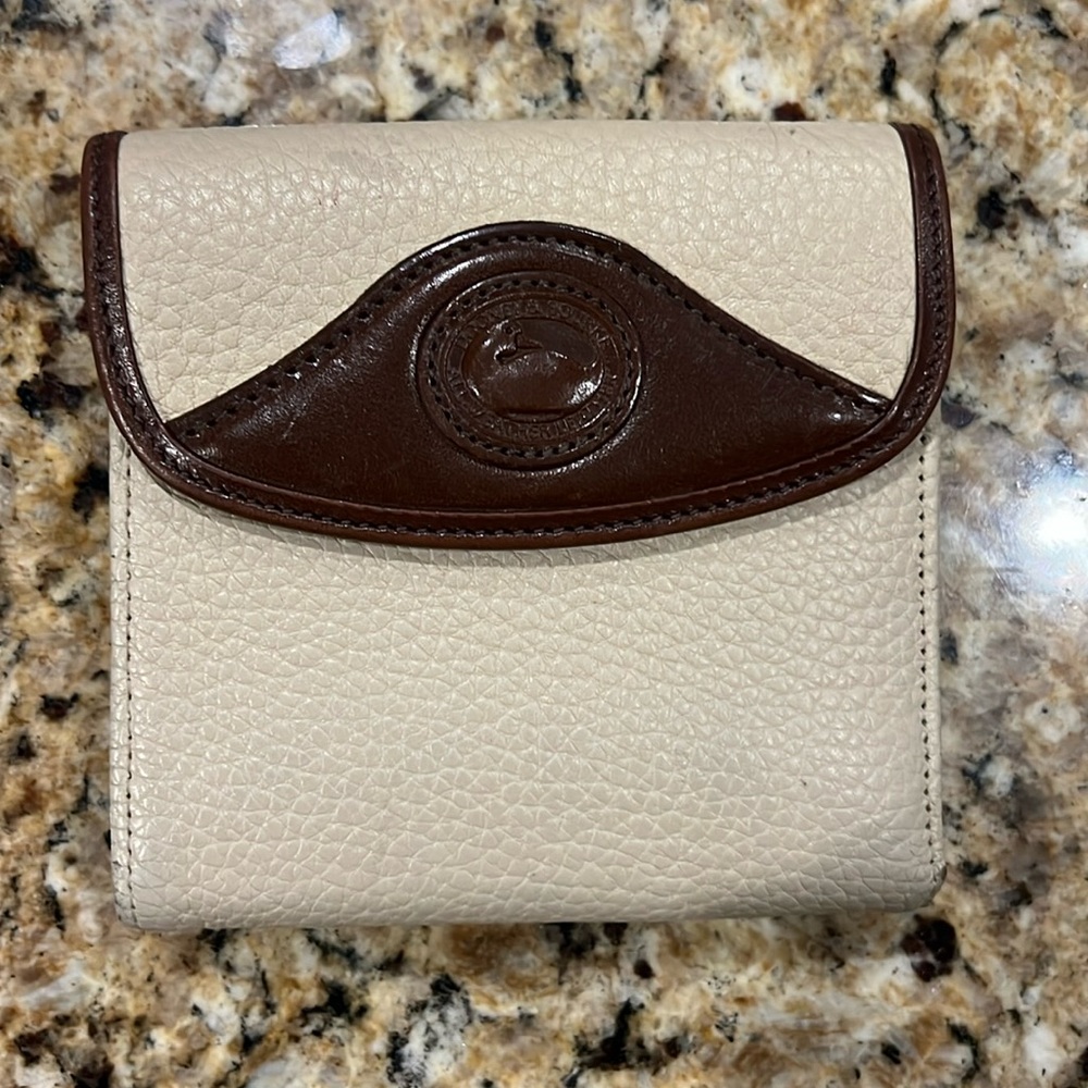 Vintage Dooney& Bourke leather wallet